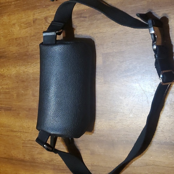 Black Leather Calvin Klein Belt Bag/Cross Body Bag New - Picture 5 of 12